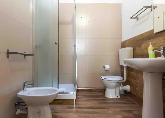 בית הארחה Center *